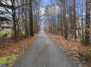 1690 Heather Ln, Huntingtown, MD 20639