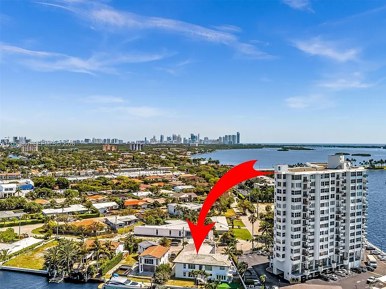 11900 N Bayshore Dr #104 — Photo 35
