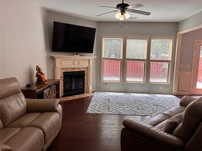 615 Township Cir — Photo 1