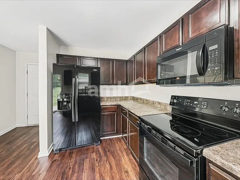 145 Mount Olivet Dr — Photo 3