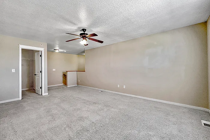 207 NE 45th Ln — Photo 13
