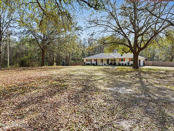 4th image of 3724 Dowlwood Rd