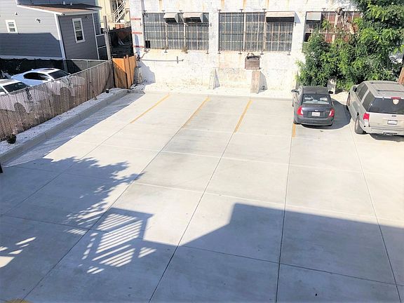 3rd image of 1024 E 11th St APT 2