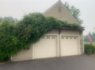 175 Featherbed Ln, Flemington, NJ 08822