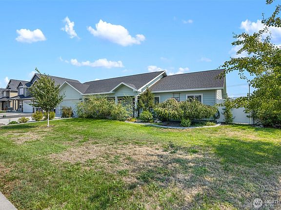 3rd image of 3429 W Glenmoor Drive