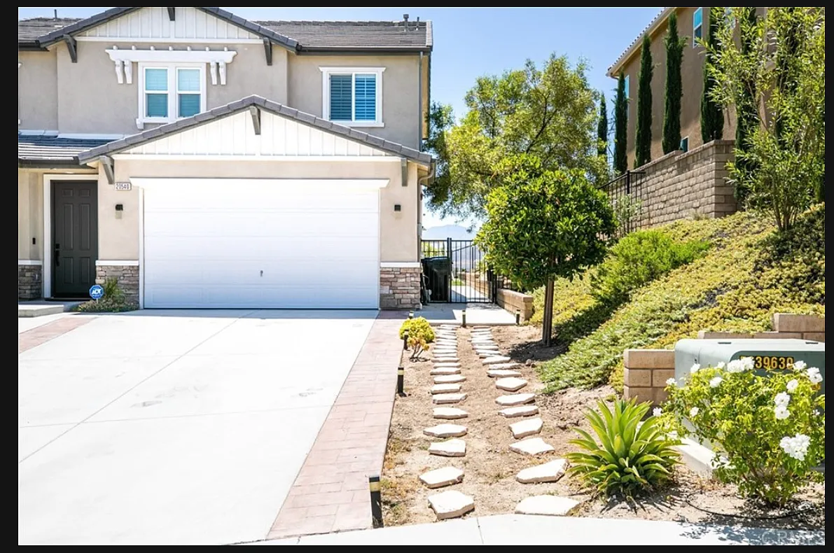 4 bed, 2937 sqft, $4,600 — Photo 4