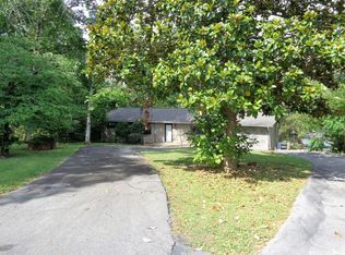 3342 Turtle Cove Dr, Louisville, TN 37777