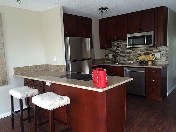 3rd image of 2115 Ala Wai Blvd APT 505