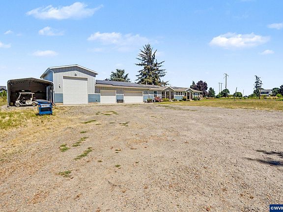 2nd image of 2999 Buena Crest Ln NE