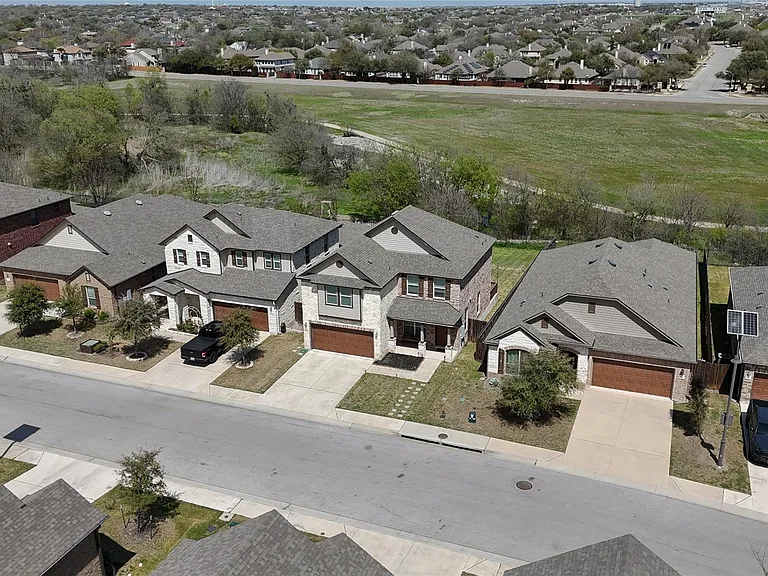 404 Kaden Prince Dr — Photo 2