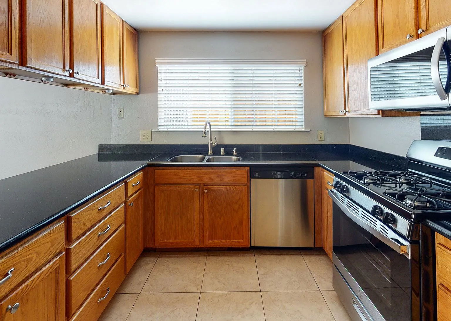 451 Springvalley Drive — Photo 4