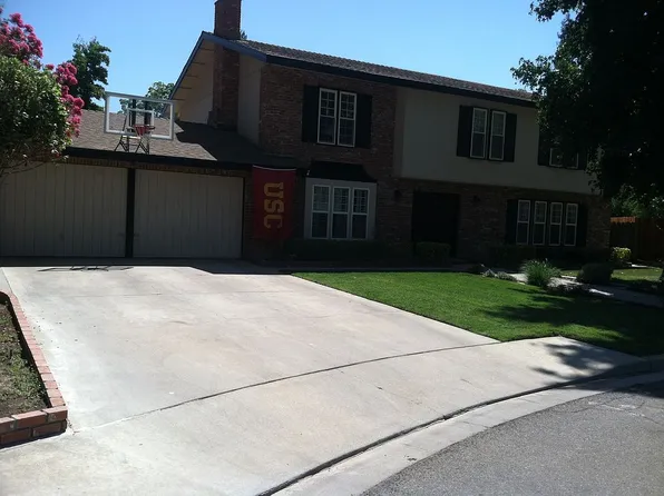 704 N Fulgham Rd, Visalia, CA 93291