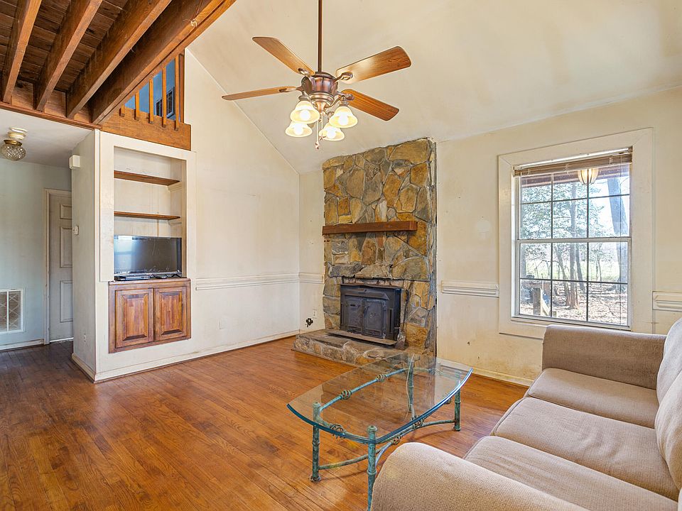 2nd image of 1035 Bouldin Rd