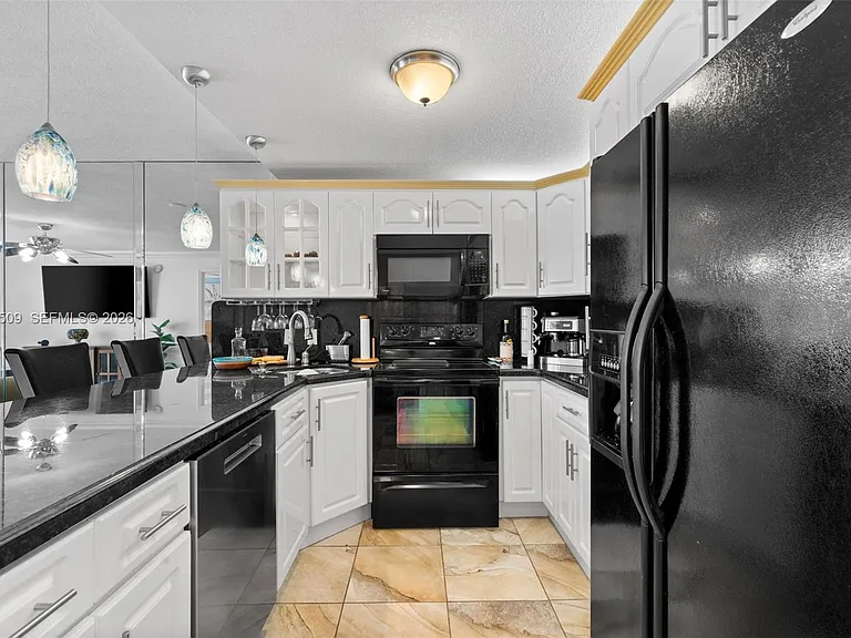 401 Ocean Dr #509 — Photo 3