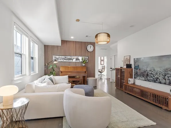 13 Richdale Ave Unit 2, Somerville, MA 02145