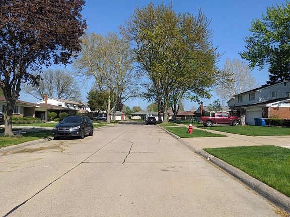 4th image of 11428 Briarcliff Dr