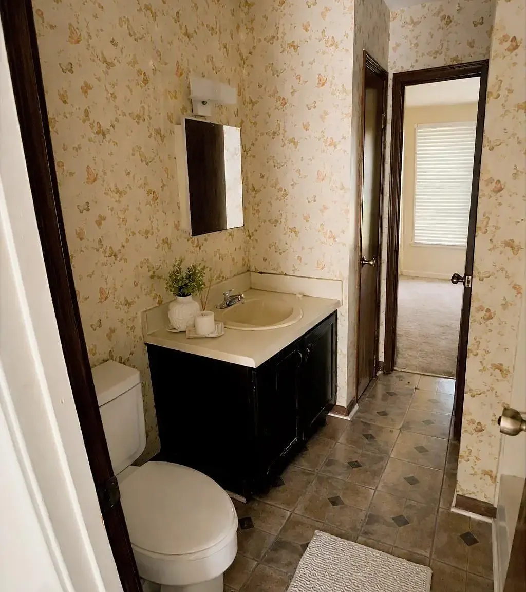 2 bed, 1.5 bath, 1100 sqft, $850 — Photo 1