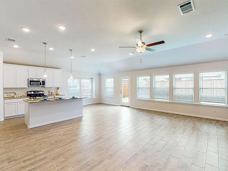 5809 Sandown Dr — Photo 14