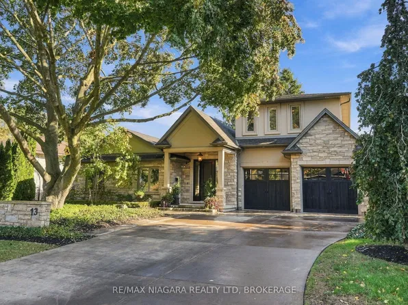 13 Royal Henley Blvd, Saint Catharines, ON L2N 4R7