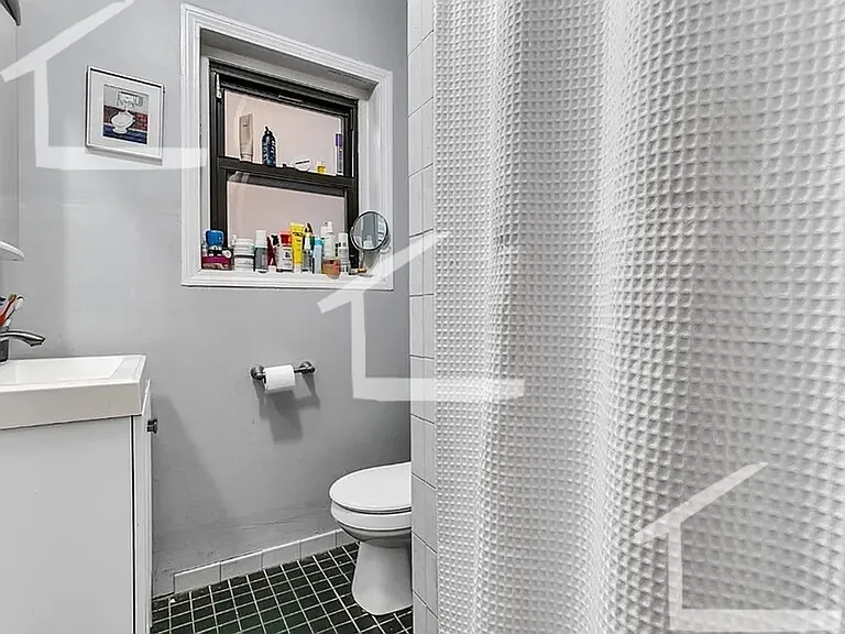446 Park Dr #10 — Photo 8