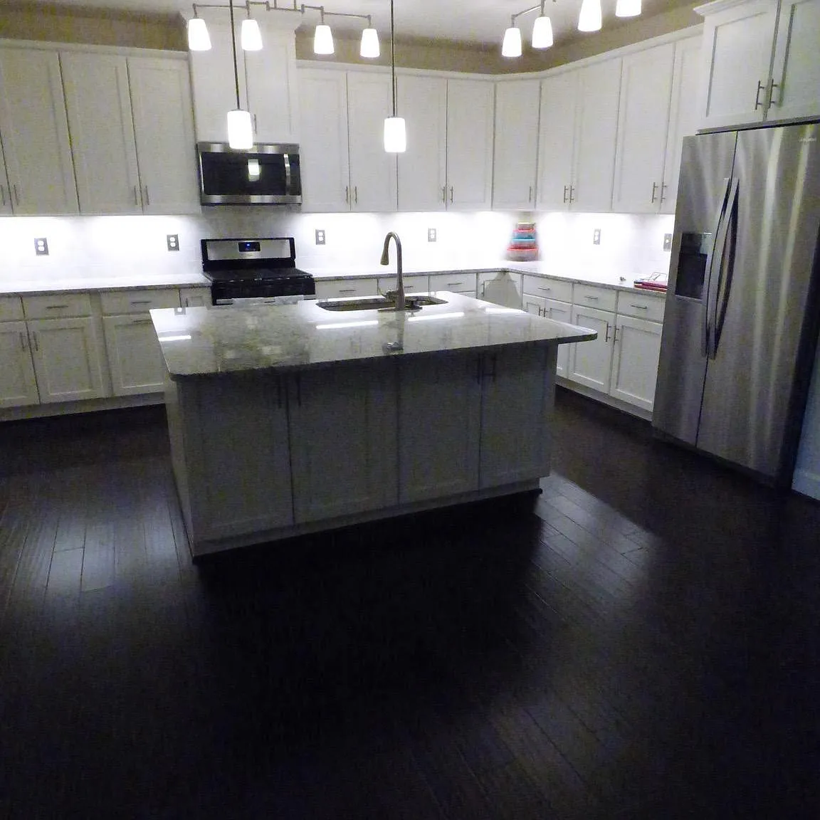 2 bed, 2.0 bath, 1484 sqft, $2,995 — Photo 3