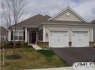 4 E Whitecliff Way, Farmingdale, NJ 07727
