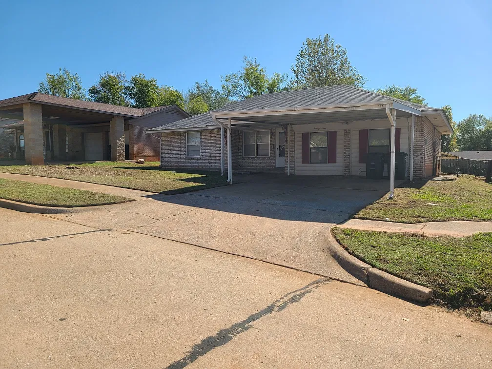 4 bed, 1366 sqft, $1,550 — Photo 2