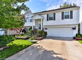 2181 Buchanan Ct, Westland, MI 48186