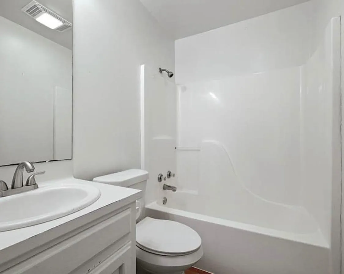 3 bed, 1250 sqft, $1,400 — Photo 2
