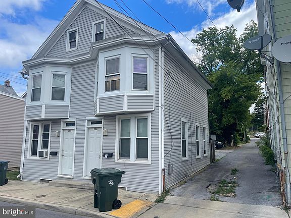 3rd image of 206-208 East Ave