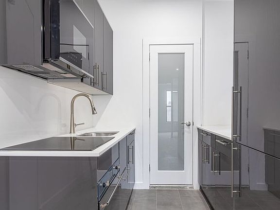 2nd image of 105 Macdougal St APT 4