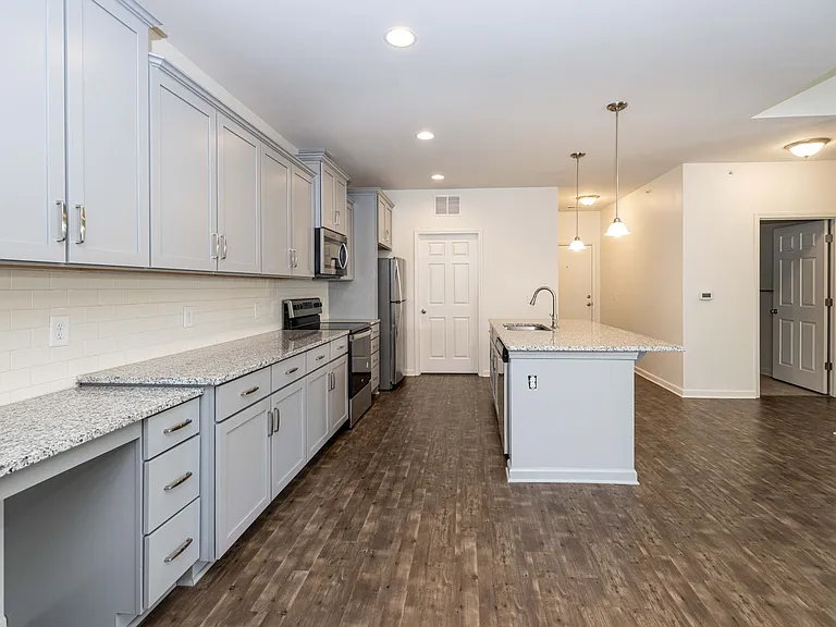 Raintree Townhomes 5 Units — Photo 6