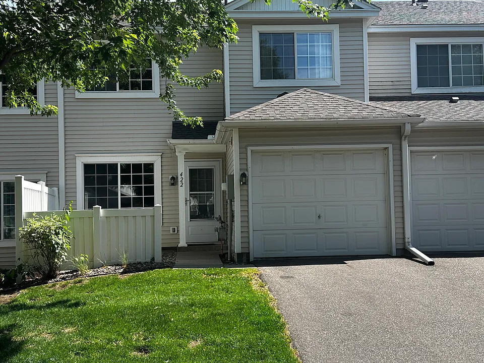 422 Leeward Trl