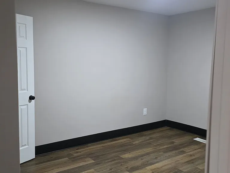 325 Trinity Ln — Photo 13