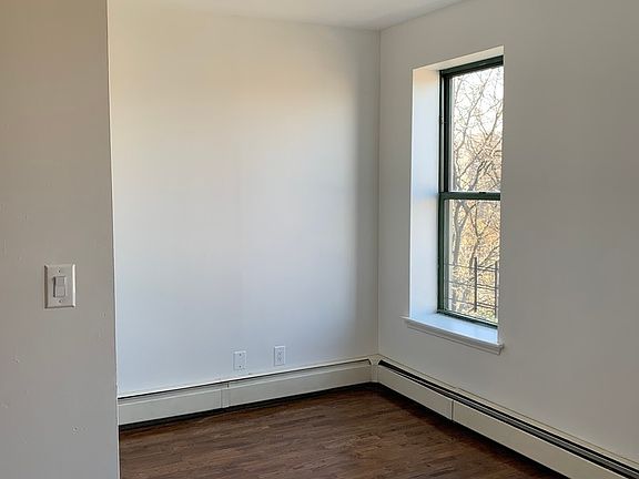 3rd image of 637 Grand Ave APT 4A