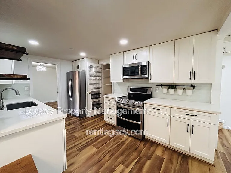 493 Dahlia St — Photo 13