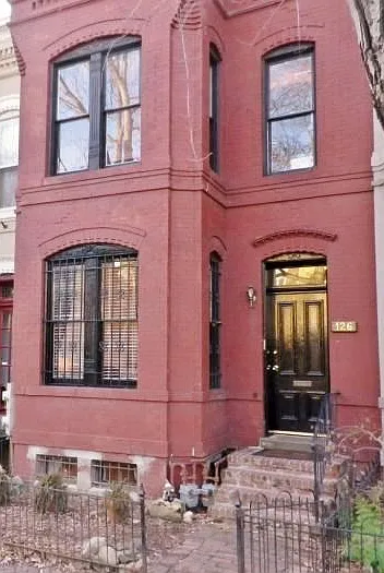 126 10th Street NE