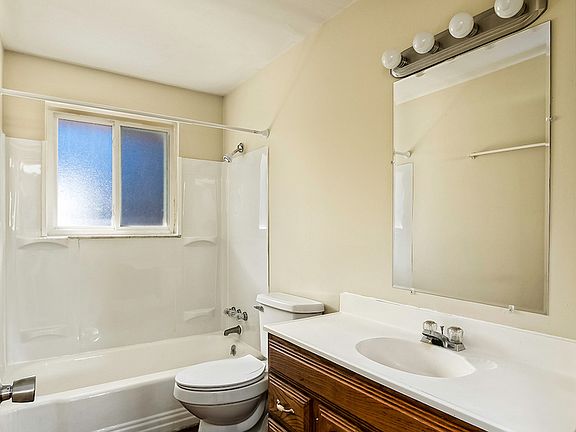 5th image of 2275 Holt Ave #A