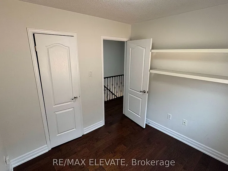 91 Whitlock Cres — Photo 11