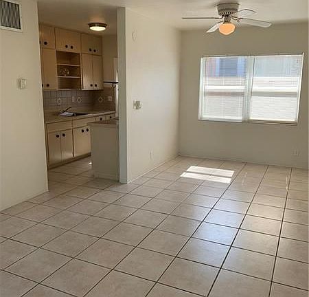 4th image of 15 SE 10th St #1