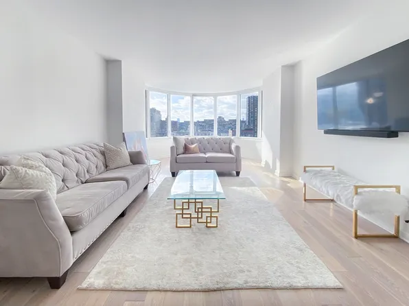 330 East 38th Street image 1 of 28