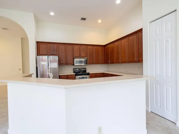 6428 Garden Ct, West Palm Beach, FL 33411