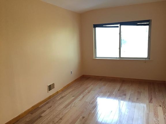 4th image of 69 Ashley Ln
