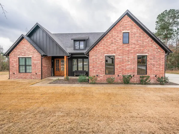 384 Clara Ln, Kilgore, TX 75662