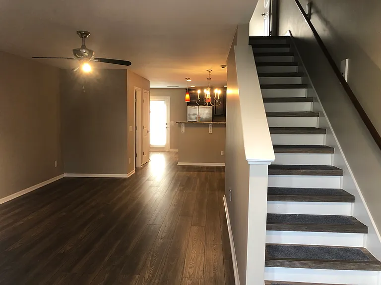 121 Shadow Creek Cv — Photo 2