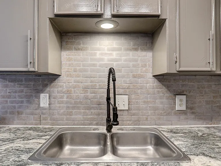Camino Del Sol Apartments — Photo 5