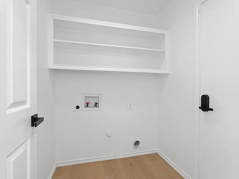 2201 Woodglen Dr — Photo 23