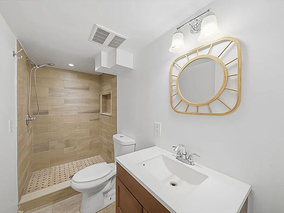4th image of 4246 E Tremont Ave #1