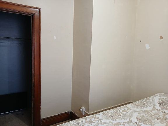 2nd image of 195 Ludington St #2