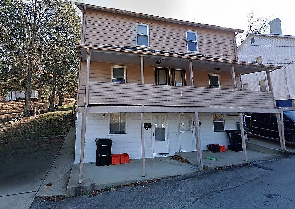 1st image of 2060/2062 Railroad St